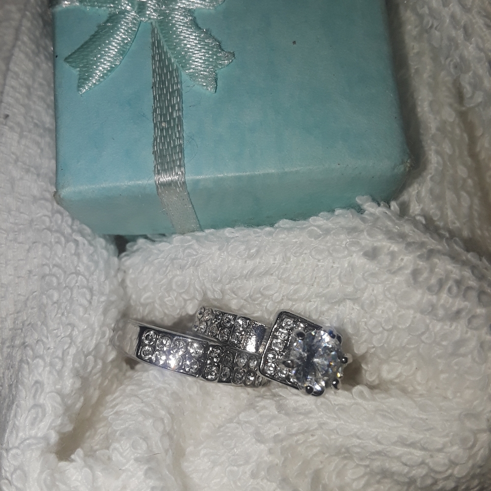 Engagement set. - Picture 3 of 5